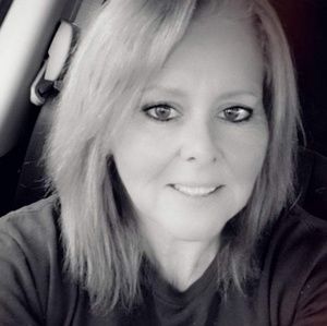 Meet your Posher, Laurie